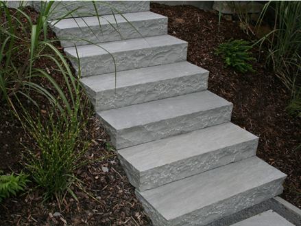 Blockstufe Sandstein Kandla Grey Gartenhang