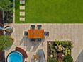 Harmonieuze look en natuurlijke houtnerven Platen Natura bovenaanzicht met tuin