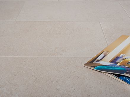 Steenlook tegels Sevilla Cream met decoratie