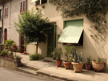 Bloempotten in mediterrane stijl zijn een must voor je terras!